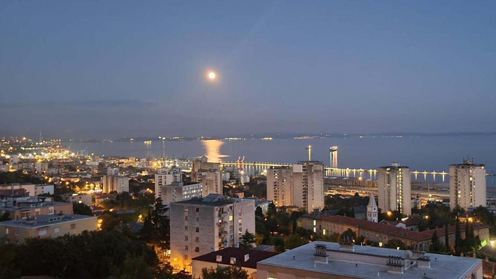 Qr Apartment For Family, Couples, And Friends Stay In Rijeka Exteriér fotografie